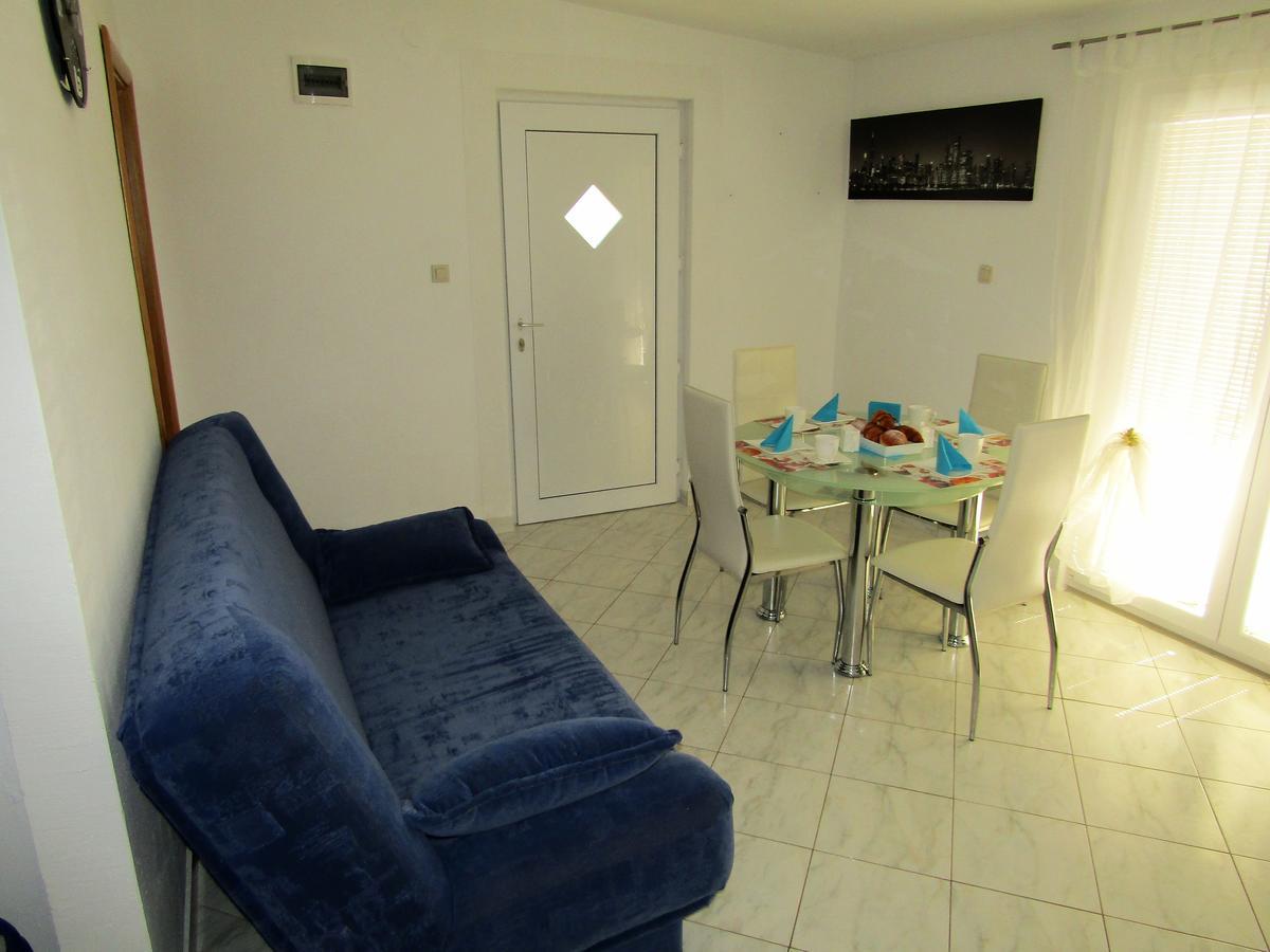 Apartments Kokor Водице Екстер'єр фото