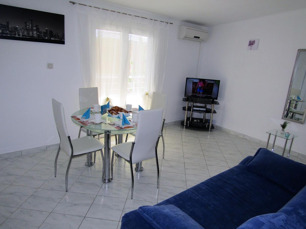 Apartments Kokor Водице Екстер'єр фото
